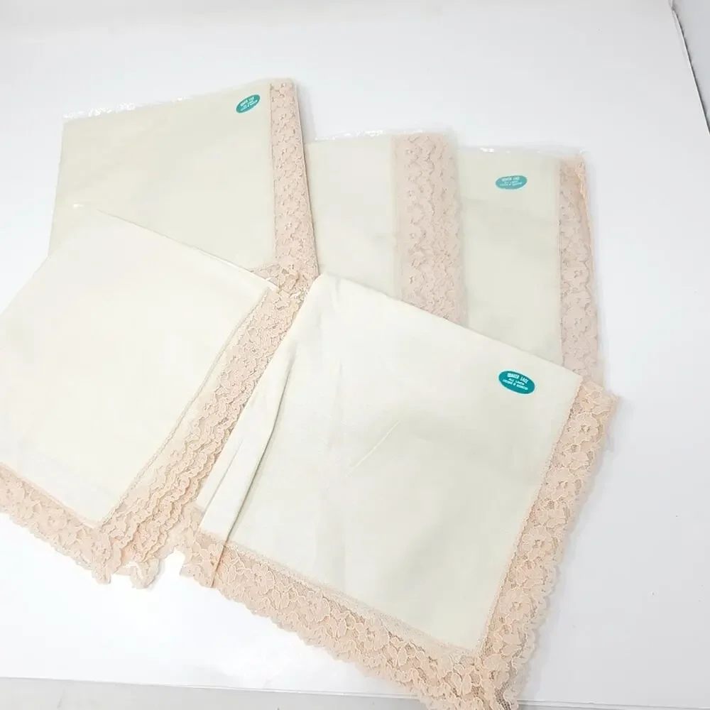 Vintage quaker lace
